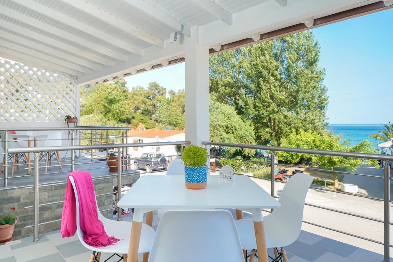 Golden Beachside Terrace Hriszí Amudiá Kültér fotó