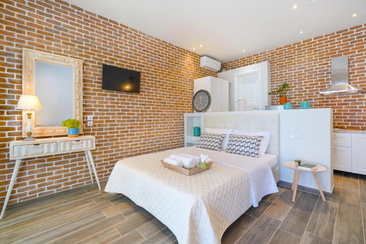 Golden Beachside Terrace Hriszí Amudiá Kültér fotó