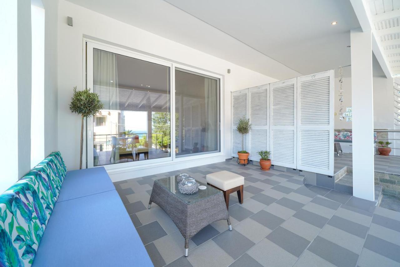 Golden Beachside Terrace Hriszí Amudiá Kültér fotó